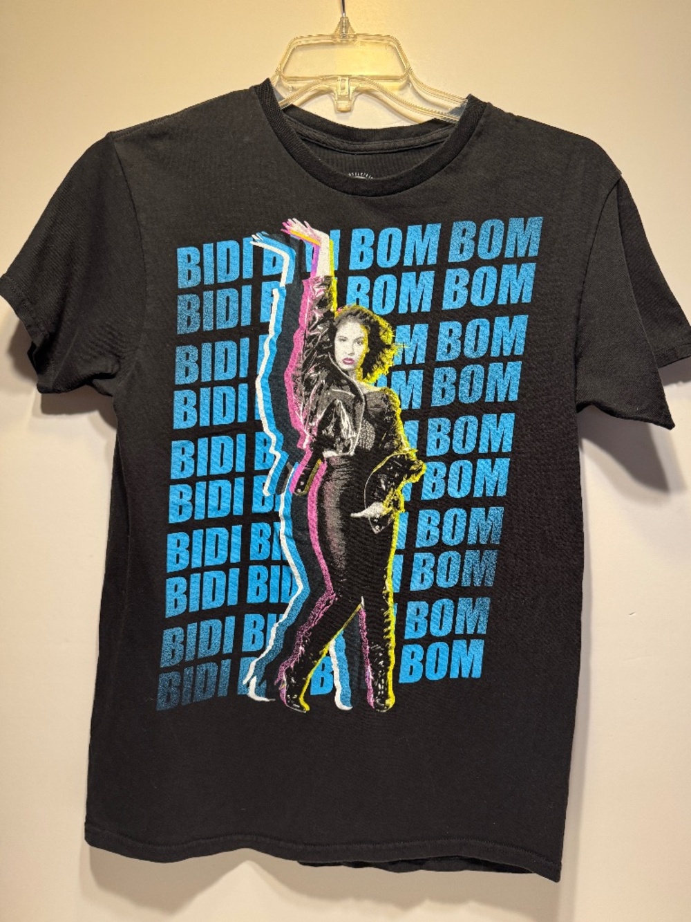 Official Selena Merchandise Bidi Bidi Bom Bom Tshirt Black Medium